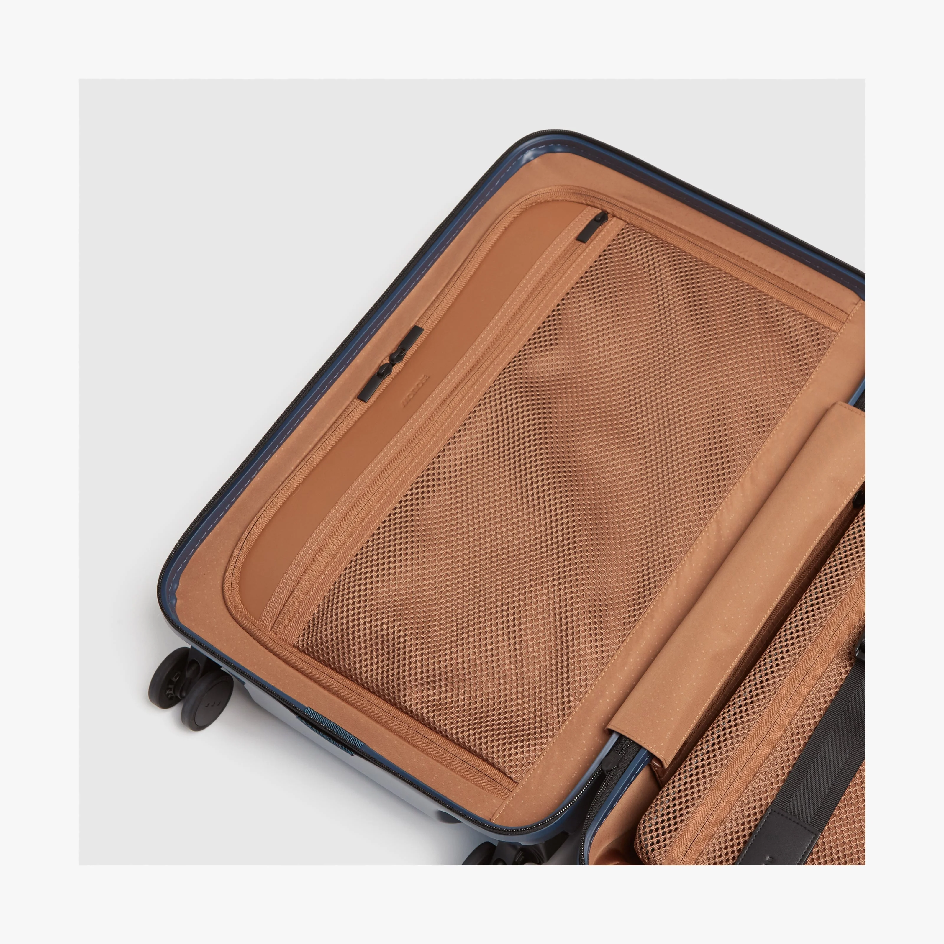 Carry-On Pro Plus - Image 129